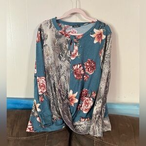 New Boutique Story Teller Top Size 3X